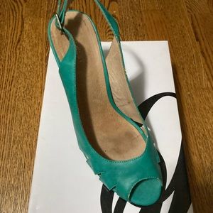 Nine West teal sling back heals